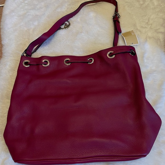 NWT LARGE JULES LEATHER DRAWSTRING SHOULDER BAG - Picture 3 of 6